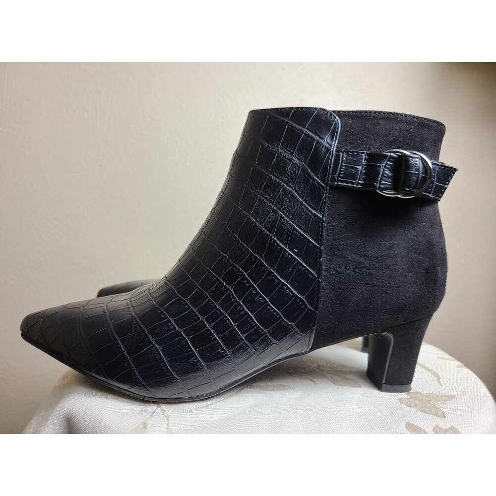 Womens Boots Black Size 9.5 C064